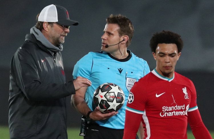 阿莱格里：现在谈论冠军还为时过早，我们必须尽可能的多拿分（阿莱格里：夺冠话题尚早，眼下必须尽可能多拿分）