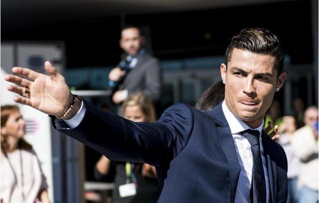 弗里克：也许亚马尔90%的过人都以被犯规告终，但他不会放弃（弗里克：亚马尔过人九成都被犯规，但他依然不放弃）