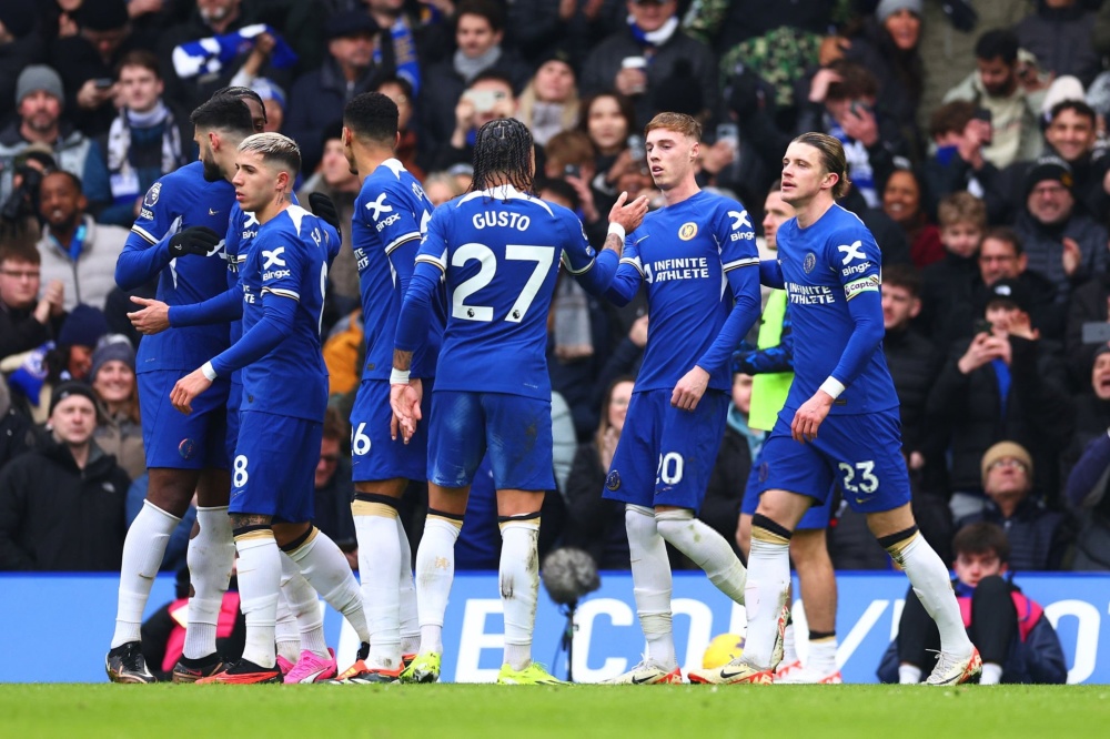 科尔：梅尔顿会频繁出现在收官阵容中，他能打两个后卫位置（科尔：梅尔顿将常驻关键时刻阵容，可兼任一、二号位）