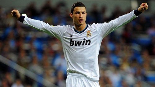 欧冠积分榜分析：各队晋级形势紧张,（欧冠形势速览：出线竞争白热化）