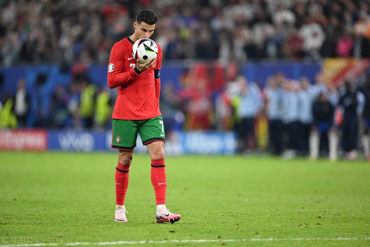 拉诺基亚：互换门将国米很可能赢德比；我不认为米兰能争冠（拉诺基亚：若互换门将，国米更可能赢德比；不看好米兰争冠）