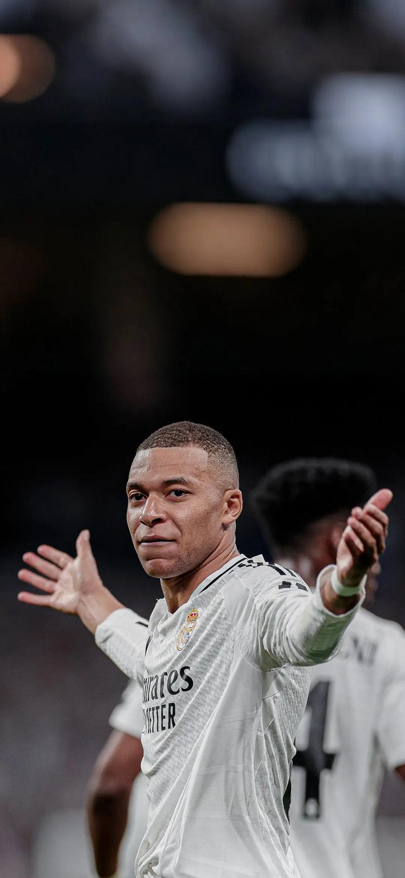 白宫官员：给川普颁和平奖是FIFA的提议；球迷应合法赴美观赛（白宫：FIFA曾提议向川普授予和平奖；呼吁球迷依法赴美观赛）