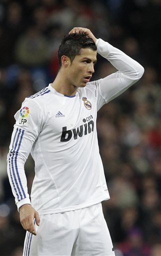 半场战报：西海岸1-0亚泰，陈柏良助攻里切利头球破僵（半场西海岸1-0亚泰：陈柏良助攻里切利头球先拔头筹）